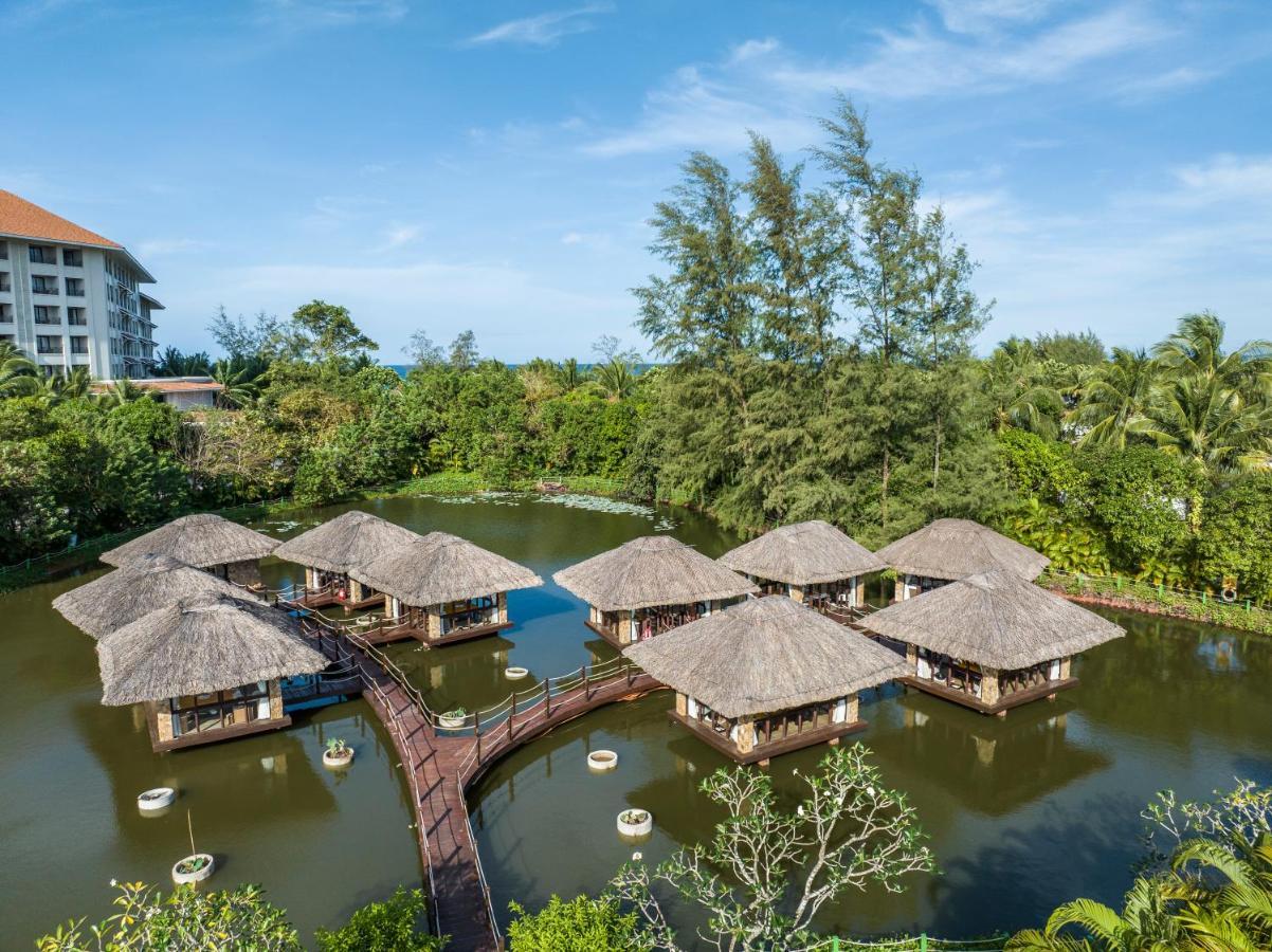 Vinpearl Resort & Spa Phu Quoc Exterior foto The resort's floating bungalows