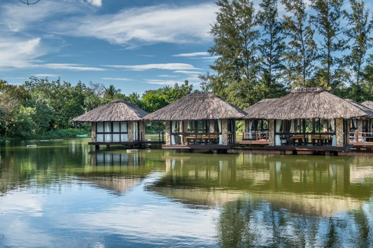 Vinpearl Resort & Spa Phu Quoc Exterior foto The resort's lake