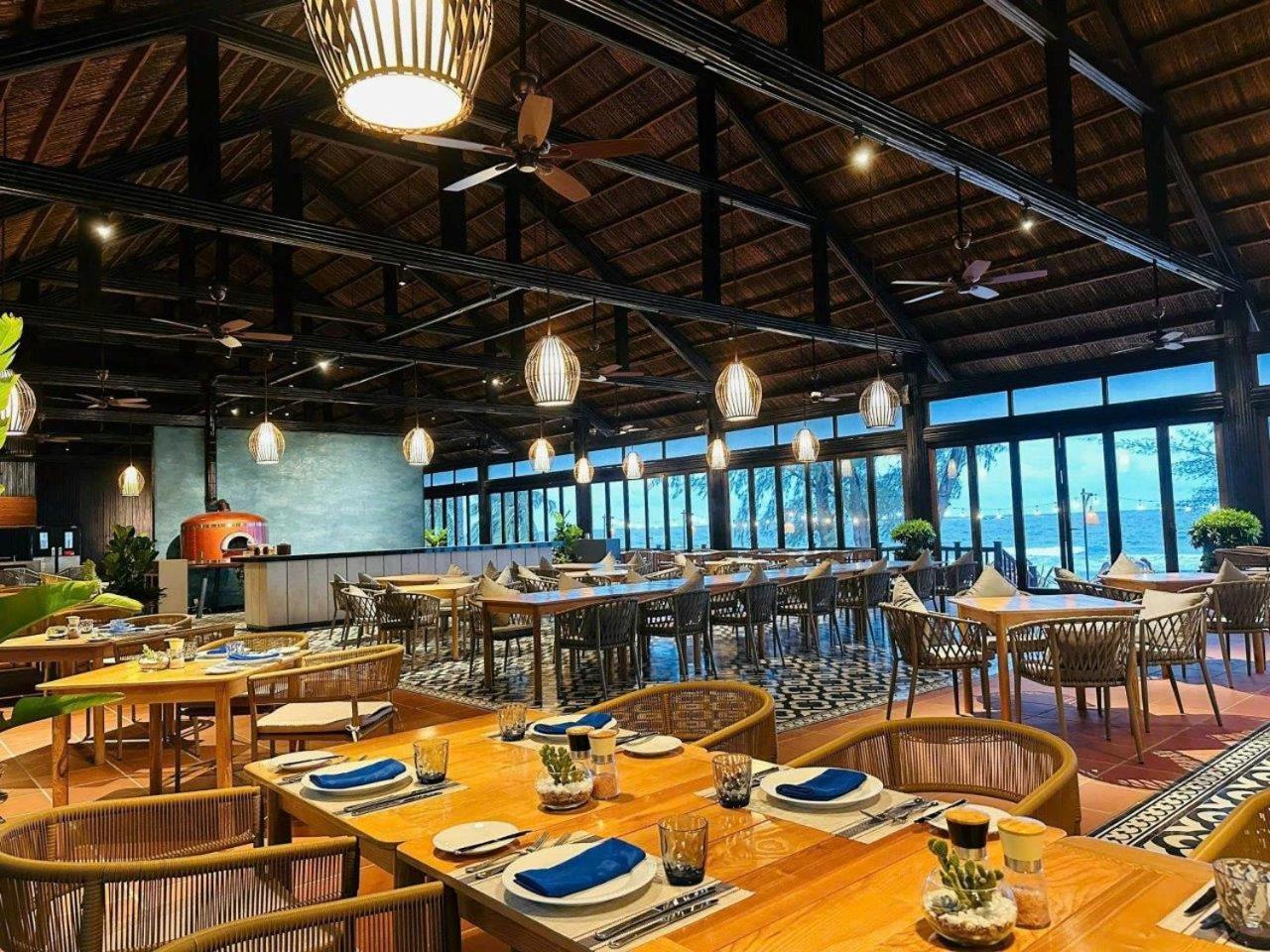 Vinpearl Resort & Spa Phu Quoc Exterior foto The interior of the restaurant